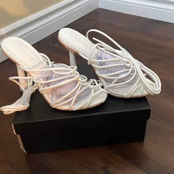 White size 6 PU Cage high heeled sandalsPretty Little Things - Picture 3 of 4